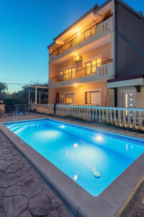 Apartments With A Swimming Pool Kastel Sucurac, Kastela - 21394 Kaštela Exterior foto