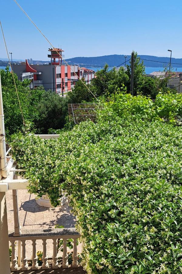 Apartments With A Swimming Pool Kastel Sucurac, Kastela - 21394 Kaštela Exterior foto